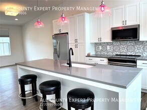904 Brees Ct in Atlanta, GA - Building Photo - Building Photo