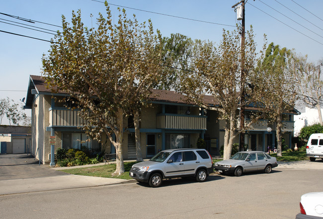 14261 Edwards St in Westminster, CA - Foto de edificio - Building Photo