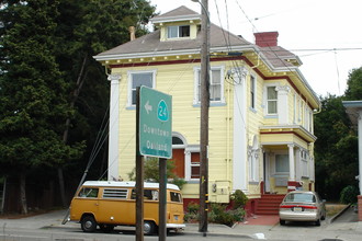 5442 Claremont Ave in Oakland, CA - Building Photo - Building Photo