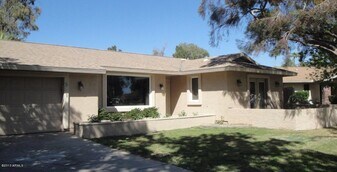 561 Leisure World in Mesa, AZ - Building Photo