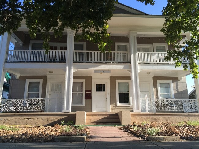 112 E Courtland Pl, Unit 2