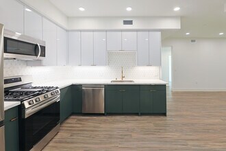 4000 Mont Clair Apartments in Los Angeles, CA - Building Photo - Building Photo