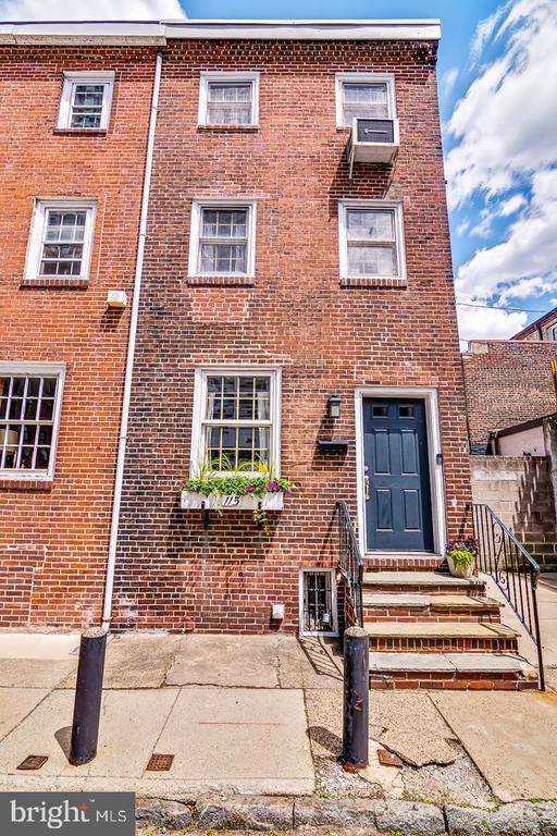 property at 115 S Bonsall St