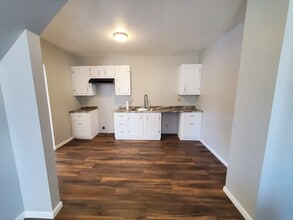 816 W Gambier St in Mount Vernon, OH - Building Photo - Building Photo