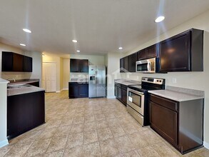 7161 Lakeland Trails Blvd in Indianapolis, IN - Foto de edificio - Building Photo