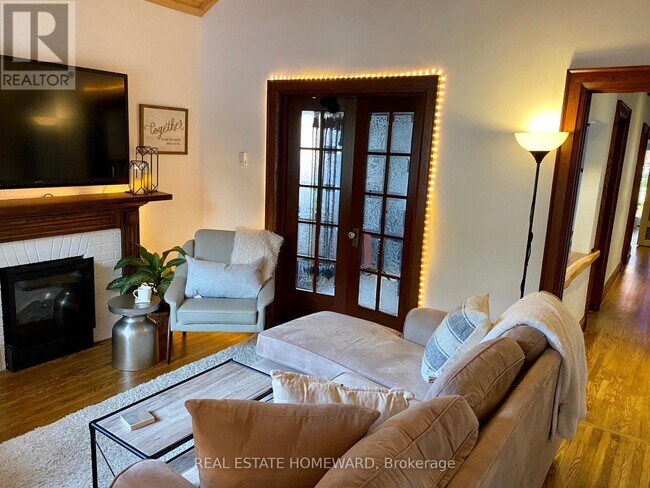 63 Queensbury Ave in Toronto, ON - Building Photo - Building Photo