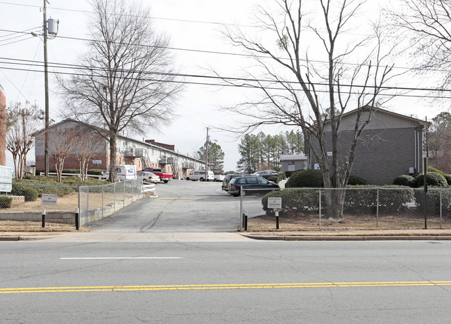 Hillcrest Apartments in Marietta, GA - Building Photo - Building Photo