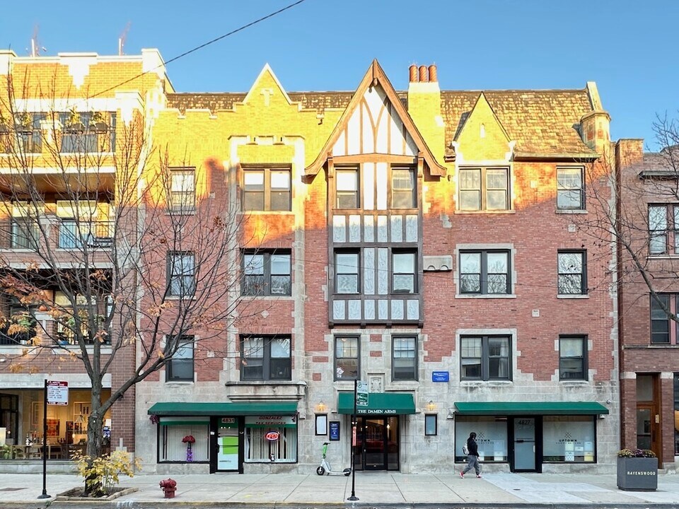 4834 N Damen Ave in Chicago, IL - Building Photo