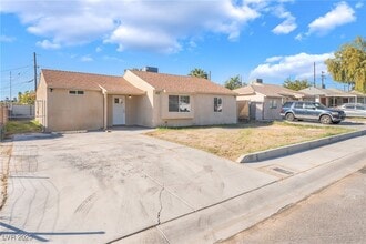 1416 Cholla Way in Las Vegas, NV - Building Photo - Building Photo
