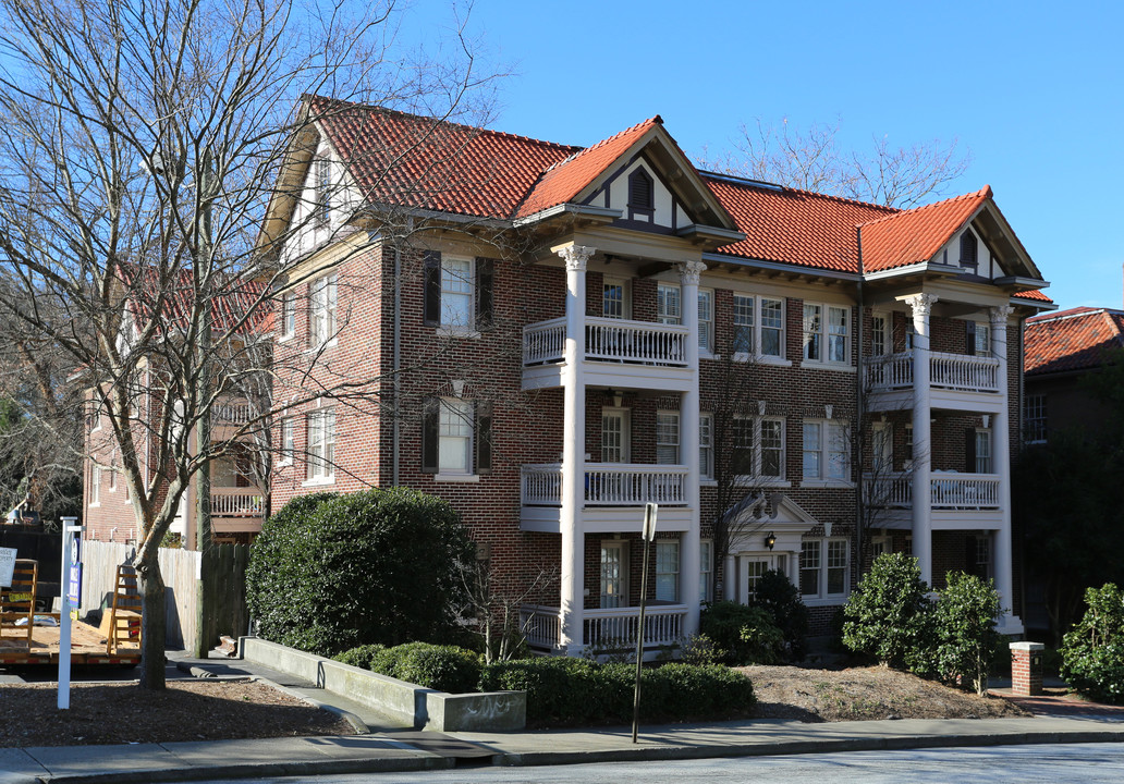 2 Collier Rd NW in Atlanta, GA - Foto de edificio