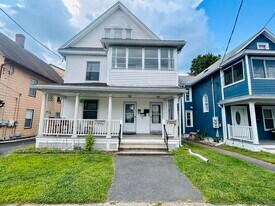 25 Holbrook St in Ansonia, CT - Building Photo