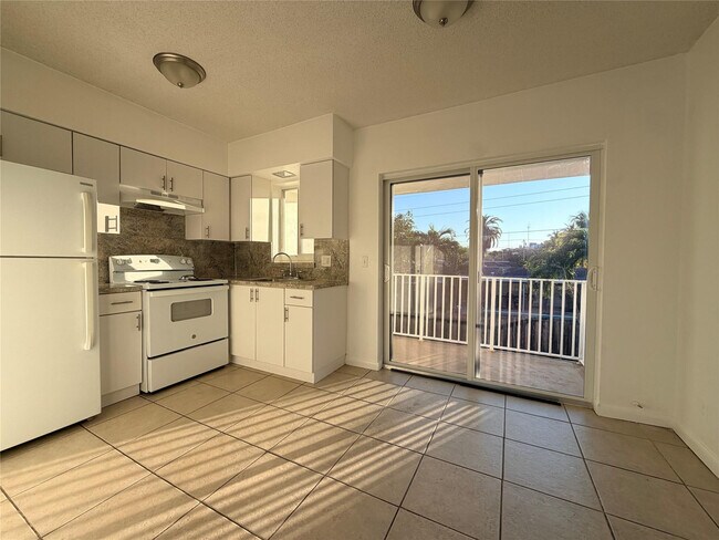 600 S Luna Ct-Unit -24 in Hollywood, FL - Building Photo - Building Photo