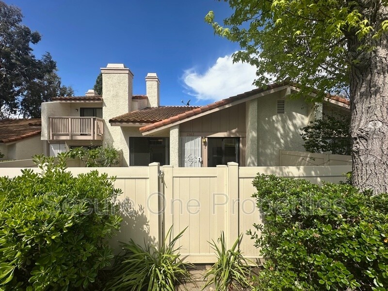 2162 Deerfield St in Thousand Oaks, CA - Building Photo