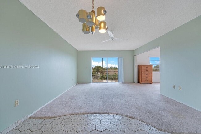2998 Sunrise Lakes Dr W in Sunrise, FL - Building Photo - Building Photo