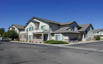 Saddle Ridge in Englewood, CO - Building Photo - Building Photo