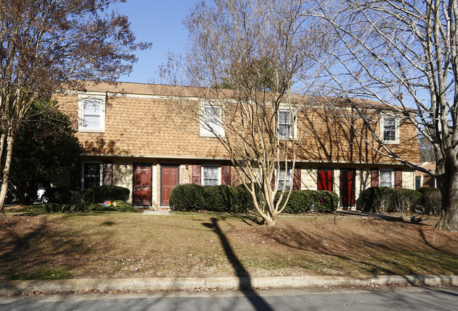 Dutch Village in Raleigh, NC - Building Photo - Building Photo