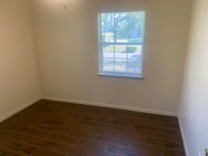 3020 Grove St in Tallahassee, FL - Foto de edificio - Building Photo