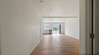 2625 W Marina Dr, Unit 1 in Moses Lake, WA - Building Photo - Building Photo