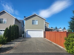 2811 Martin St in Dupont, WA - Building Photo - Building Photo