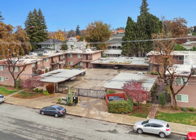 718 N Floral St in Visalia, CA - Building Photo - Building Photo