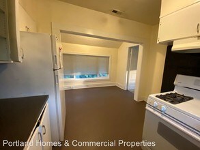 7521 N Gloucester Ave in Portland, OR - Foto de edificio - Building Photo