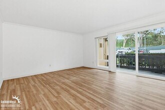 17129 W Bernardo Dr in San Diego, CA - Building Photo - Building Photo