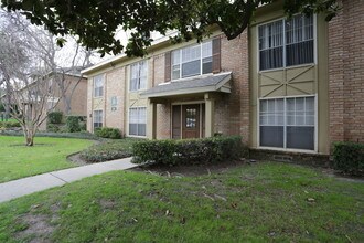 Vinings at Central in Dallas, TX - Foto de edificio - Building Photo