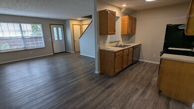 859 Kerns Dr NE in Bolivar, OH - Building Photo - Building Photo