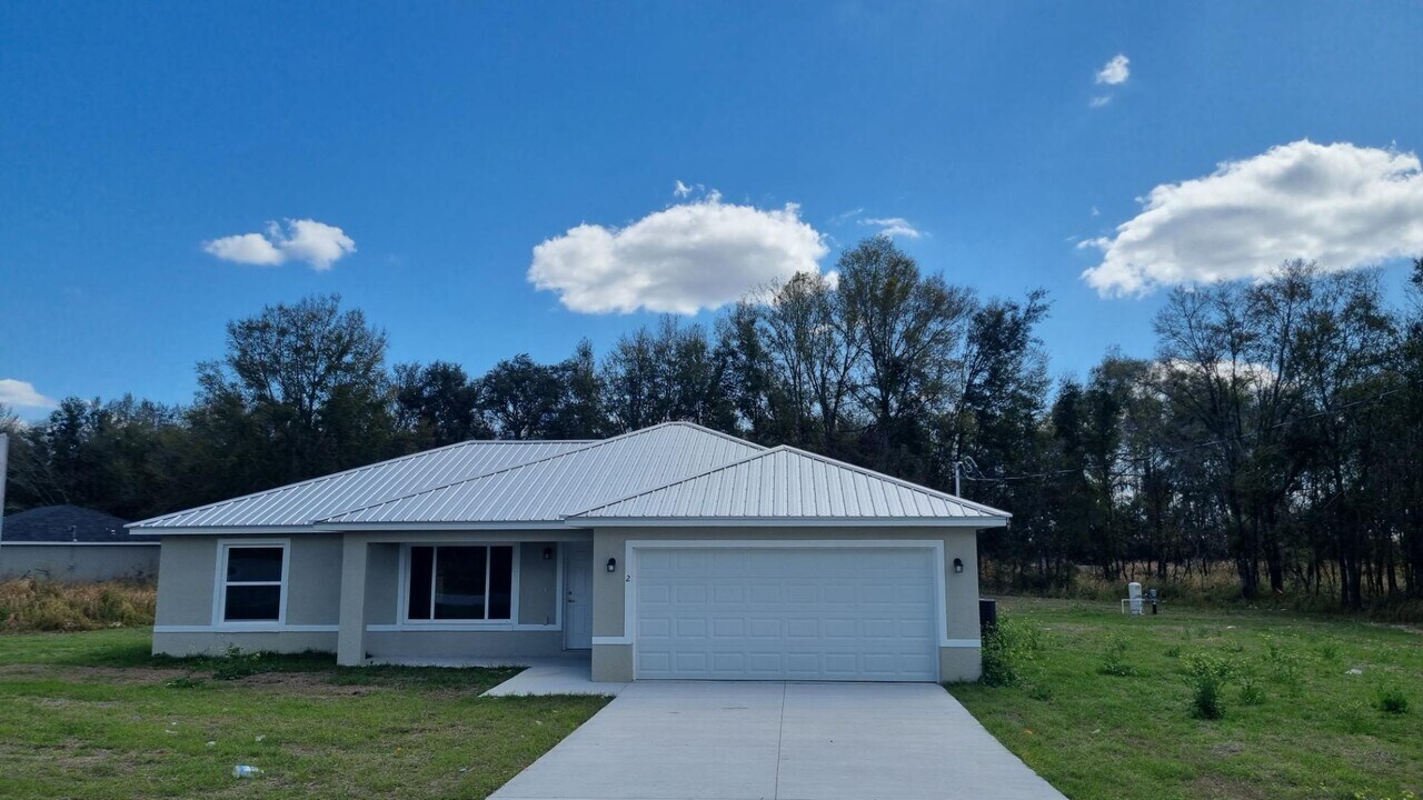 13 Fisher Way Course in Ocklawaha, FL - Building Photo