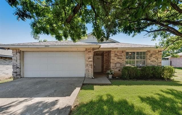 property at 2531 Las Villas Ave