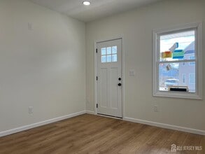 33 Obert St in South River, NJ - Building Photo - Building Photo