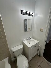 1357 Adams St NE, Unit 4 in Washington, DC - Foto de edificio - Building Photo