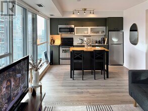 100 Western Battery Rd in Toronto, ON - Building Photo - Building Photo