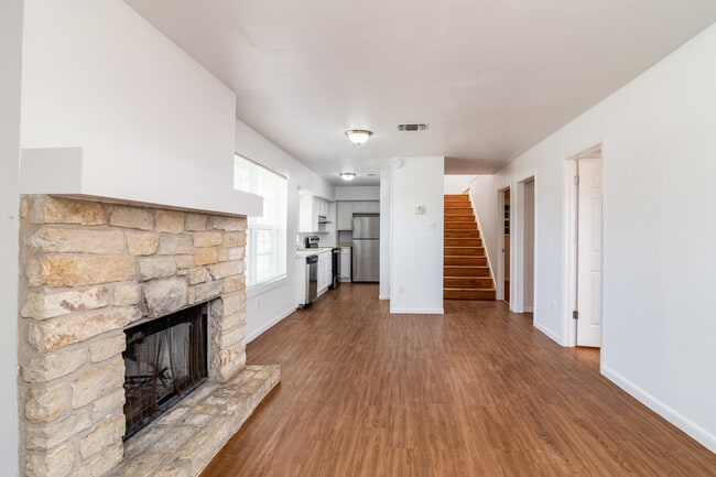 200 Butler Ranch Rd, Unit Apt 2C in Dripping Springs, TX - Building Photo - Building Photo