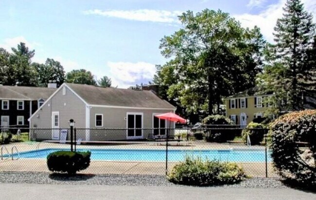 848 Plain St, Unit 45 in Marshfield, MA - Building Photo - Building Photo