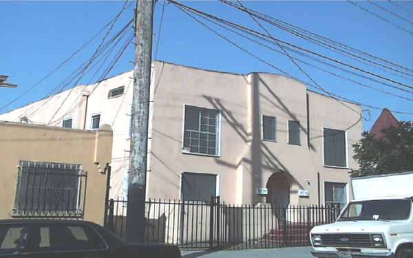 1824 W 11th St in Los Angeles, CA - Building Photo