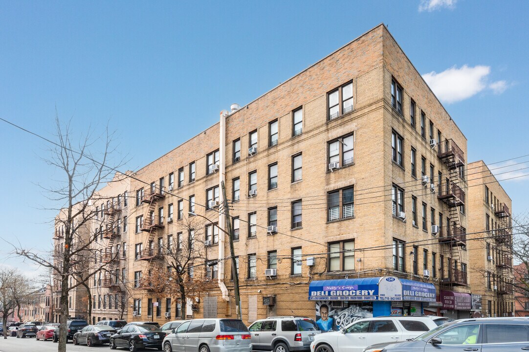 1230 Spofford Ave in Bronx, NY - Building Photo