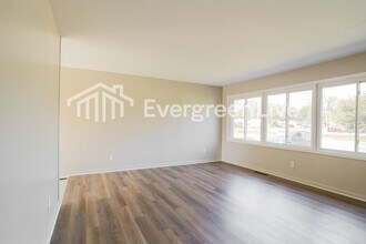 4663 E Livingston Ave in Columbus, OH - Building Photo - Building Photo