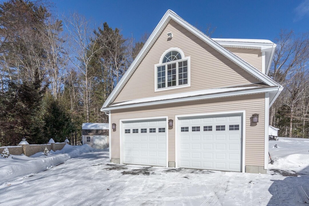 115 Great Pne Cir in Farmington, NH - Building Photo