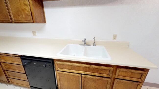 3701 Colonial Dr, Unit 150 in Modesto, CA - Foto de edificio - Building Photo