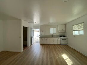 14788 Polk St, Unit 14788.5 in Sylmar, CA - Building Photo - Building Photo