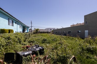 1222 N Beachwood Dr in Los Angeles, CA - Building Photo - Building Photo