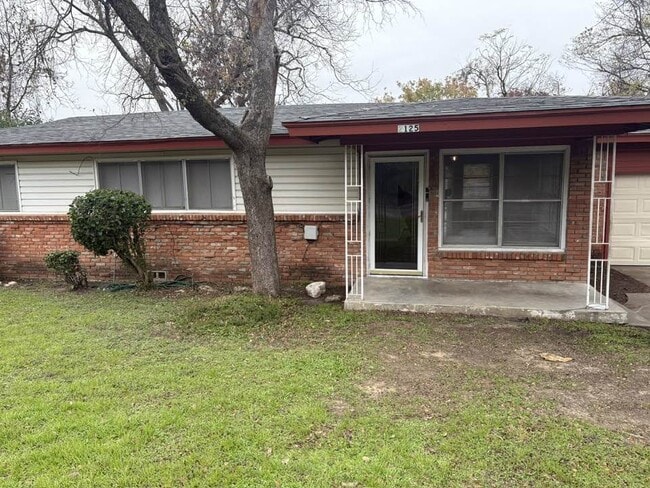 property at 2125 Kingsdale Dr