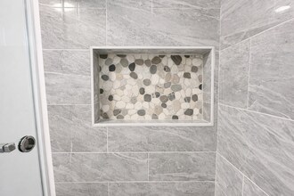 6907 Noble Ave in Los Angeles, CA - Building Photo - Building Photo