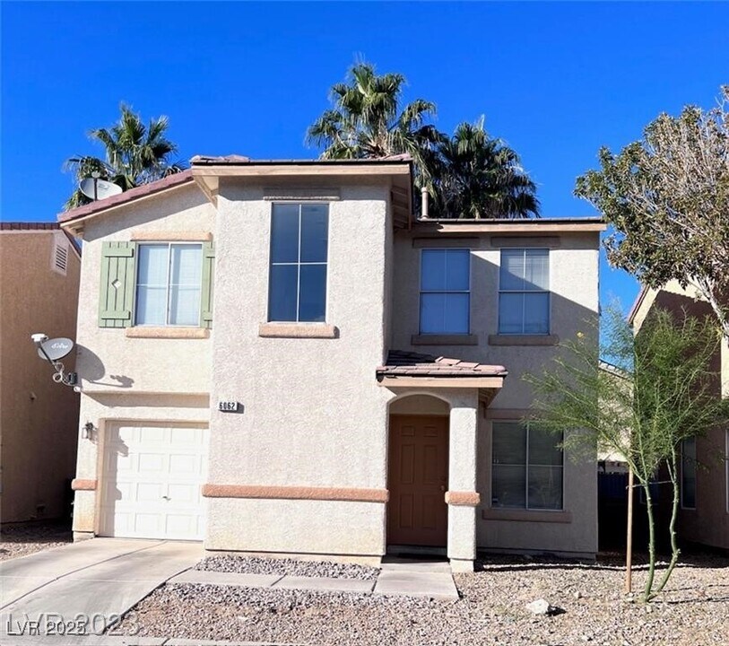 6062 St Petersburg Dr in Las Vegas, NV - Building Photo