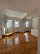 8 N Clover St, Unit 1 in Poughkeepsie, NY - Building Photo