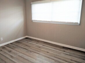 3285 Denton Rd-Unit -Unit "B" in Tuscumbia, AL - Building Photo - Building Photo