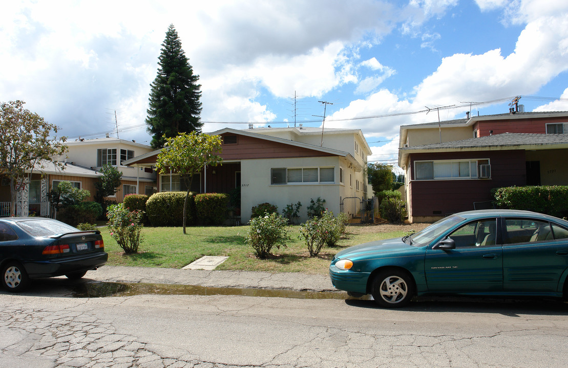 5717 Tilden Ave in Van Nuys, CA - Building Photo