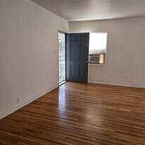 6314 Vineland Ave in North Hollywood, CA - Building Photo