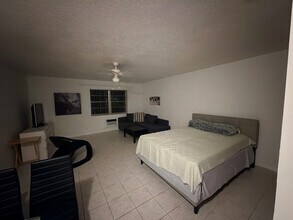 120 SE 9th Ct in Hallandale Beach, FL - Foto de edificio - Building Photo